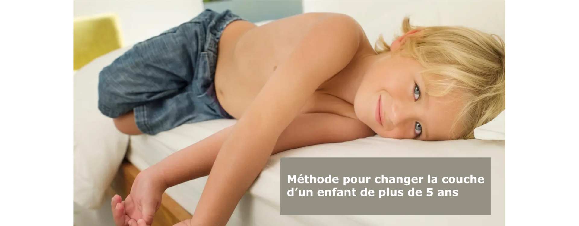 Changer la couche d'un enfant ou d'un adulte et le change debout